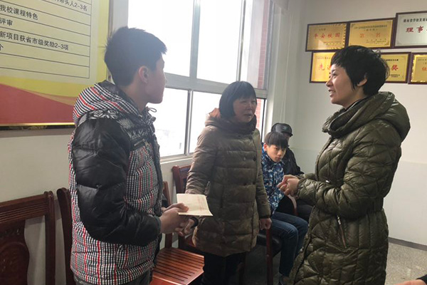攸县为180名贫困学生发放春节慰问金11万多元