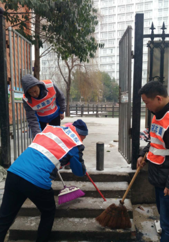 严阵以待，抗击冰雪，贺家土街道在行动