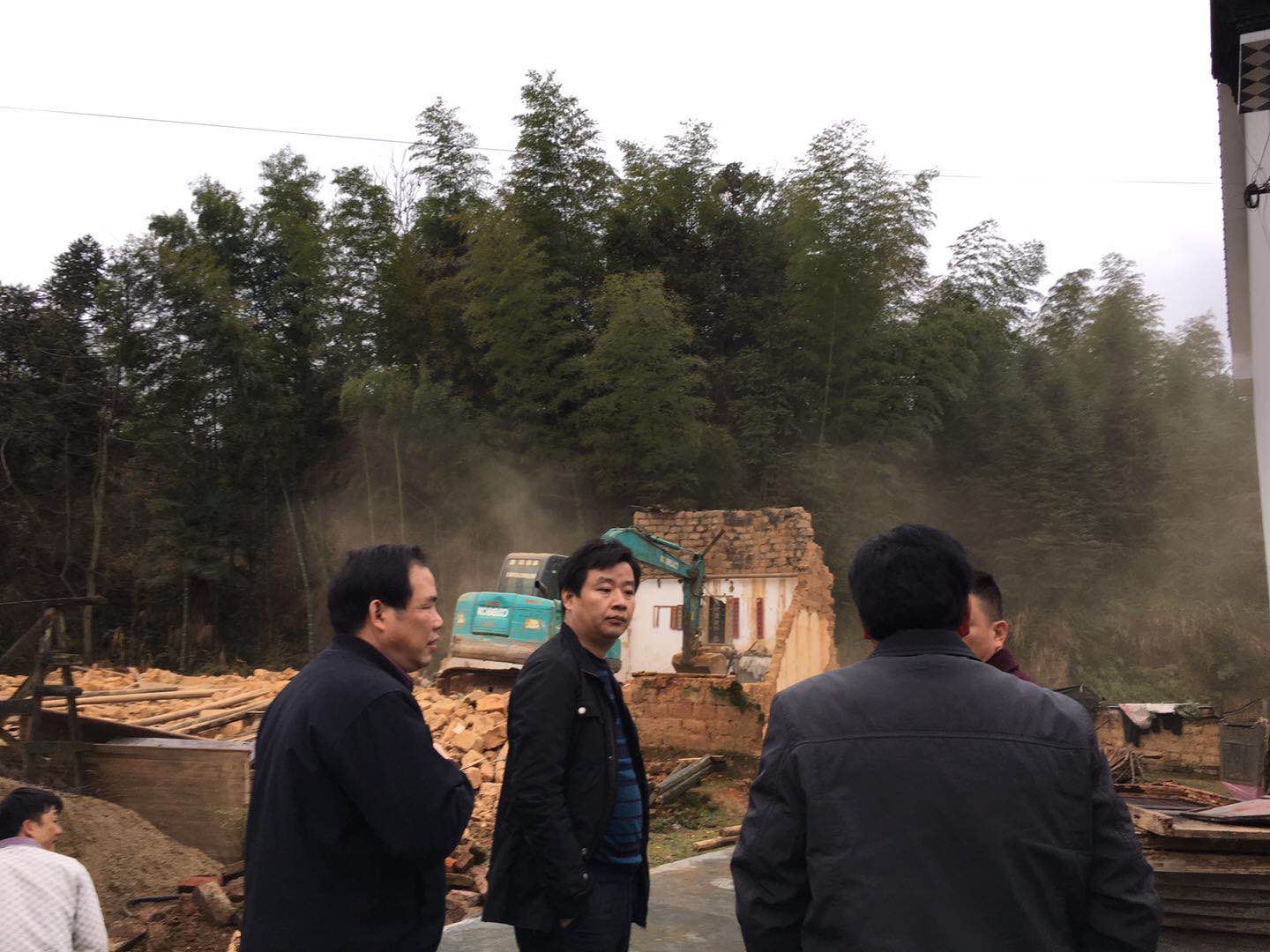 酒埠江镇加速推进农村土坯房改造攻坚工作