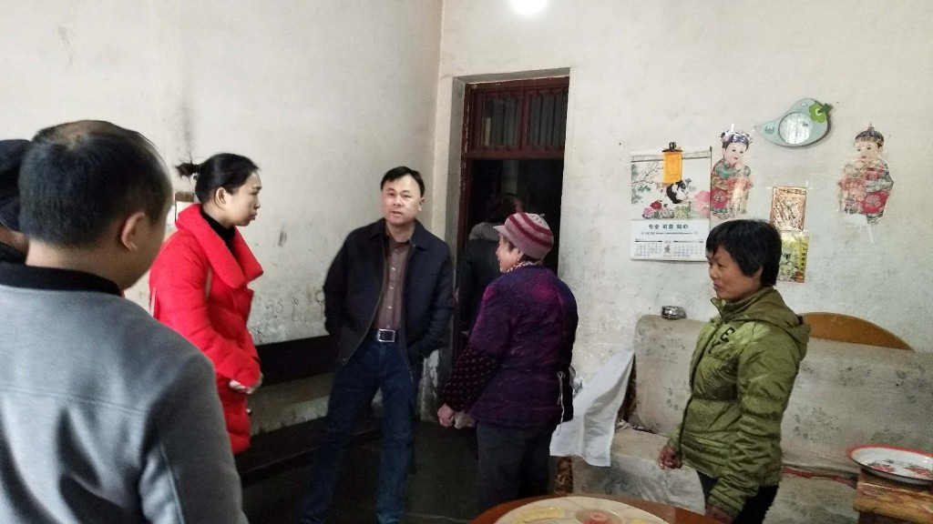 区委常委、区委办主任林坚慰问庆云街道困难党员