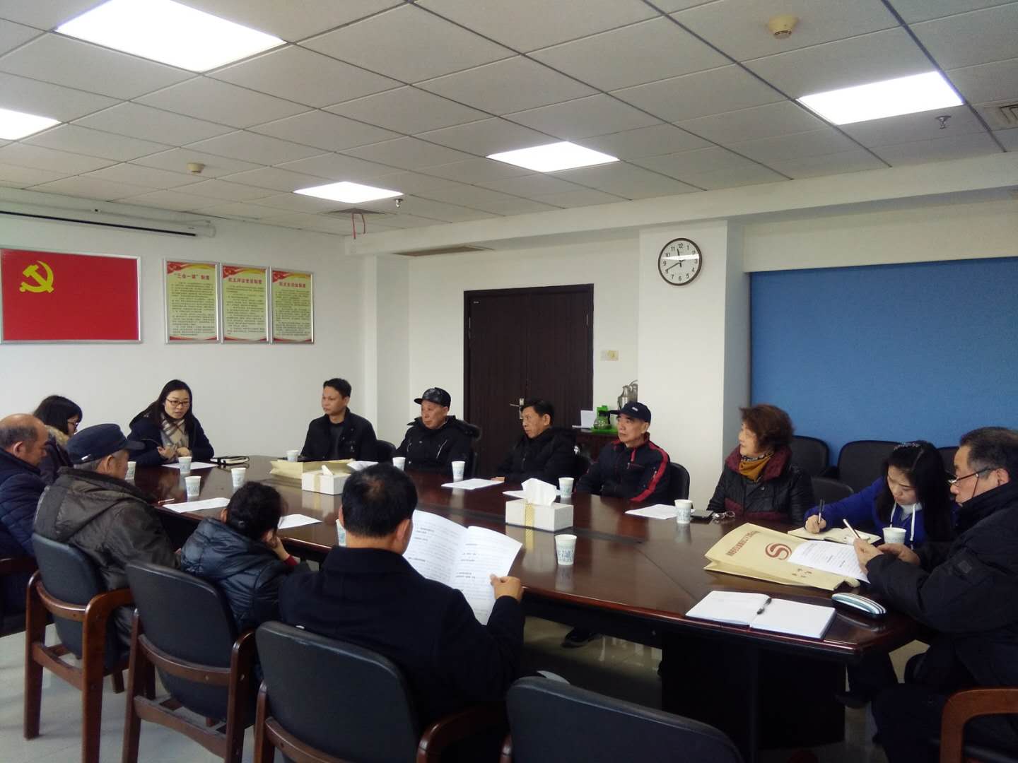区人社局召开老干部座谈会 共话发展前景