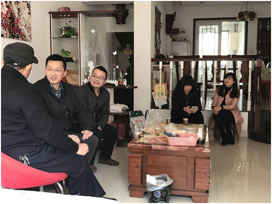 区统计局春节慰问城乡住户调查记账户