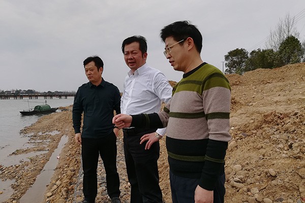 县长巡河说了啥?河流保洁将成为重要议事日程