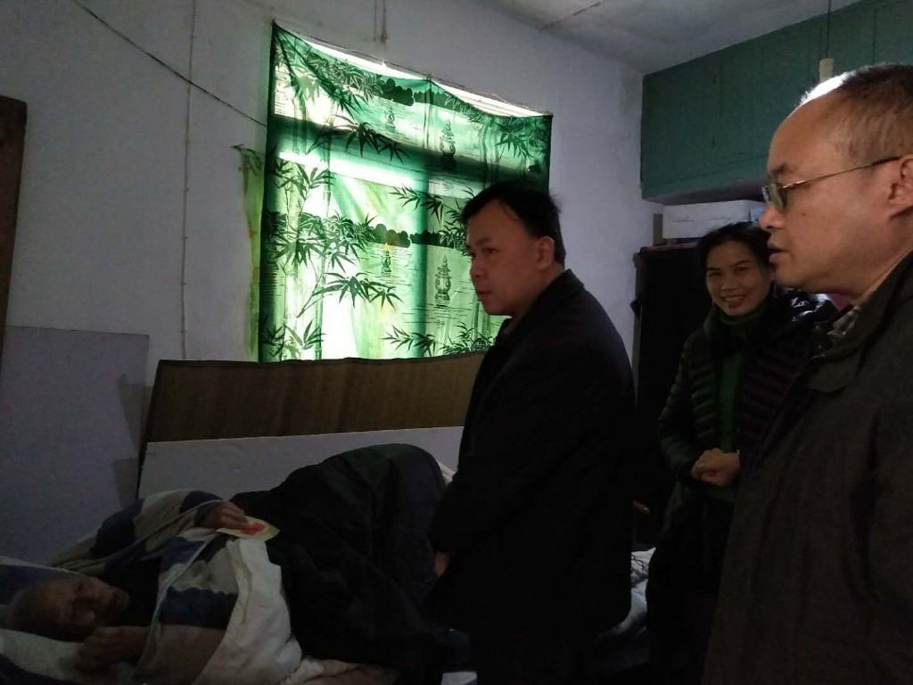区委常委、区委办主任林坚慰问庆云街道困难党员