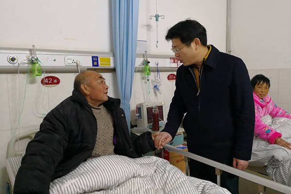 温暖新春：攸县680份物资营养品发放给住院困难群众
