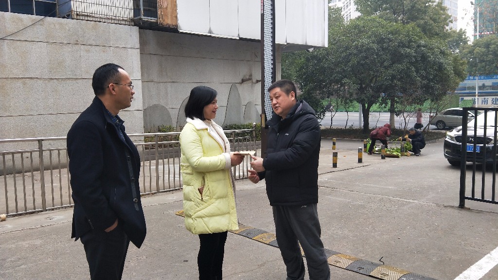 区人大副主任曹运社走访慰问困难党员教师