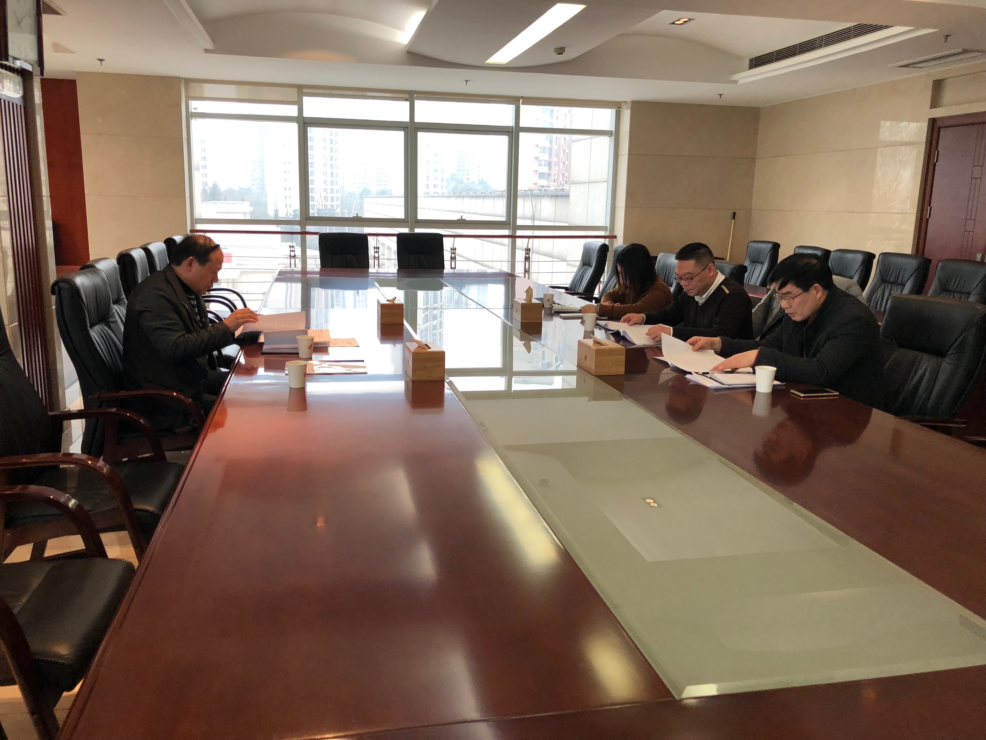 不遮掩、不护短——区商务和粮食局党组召开2017年度民主生活会