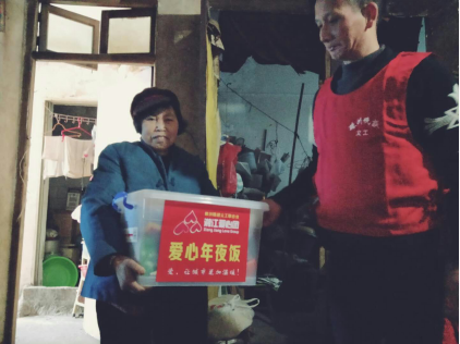区民政局春节慰问特困群众