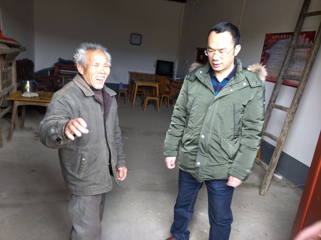 心系扶贫——区教育局局长朱金辉赴炎陵帮扶慰问困难群众