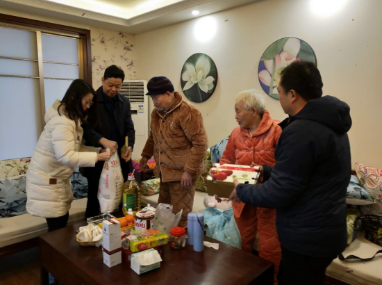 建设街道党工委书记林子其到建设街道操坪社区走访慰问烈士家属