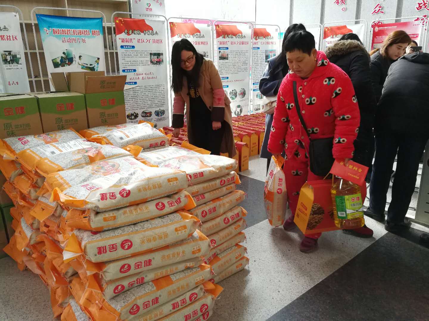 天元区民政局春节慰问特殊群众1015人