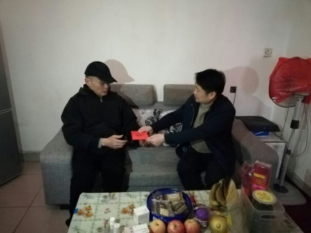 区民政局春节慰问特困群众