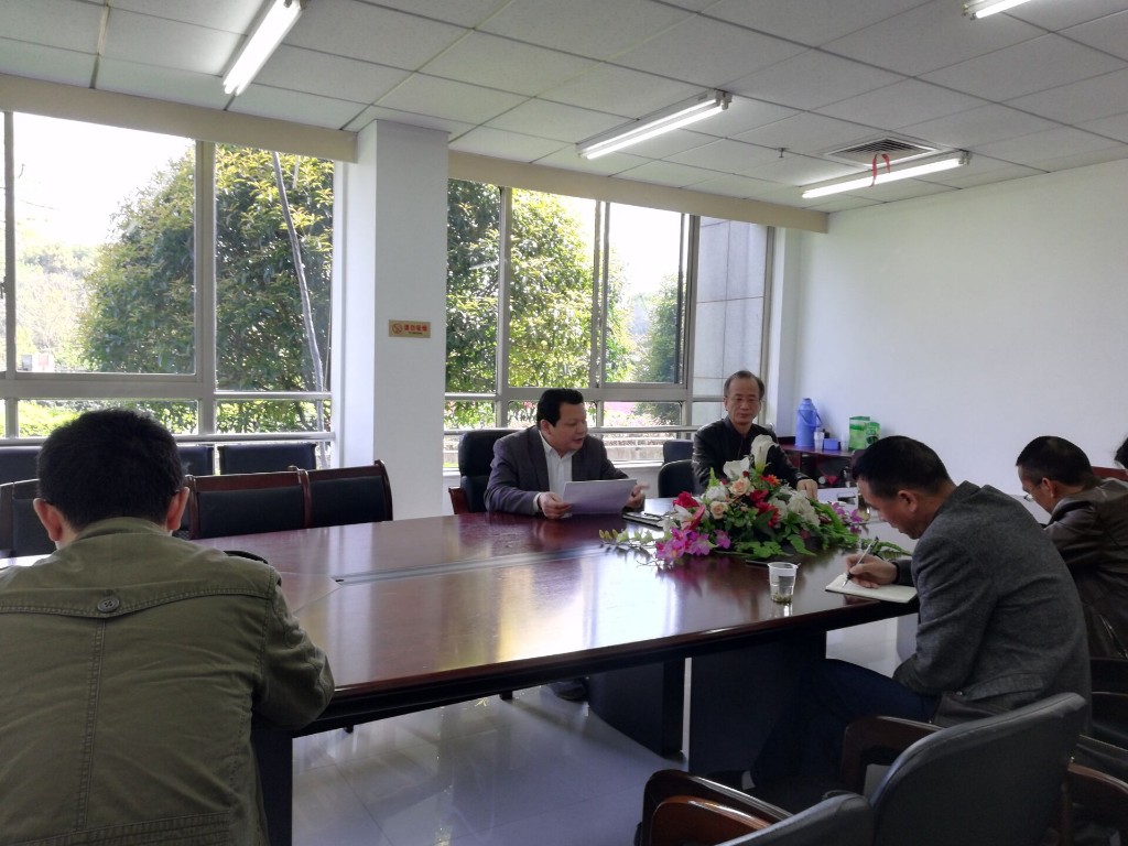 区财政局长陈晓勇组织召开白关镇建制镇项目进展情况调度会
