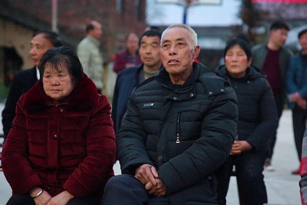 攸县：百场电影闹新春 文化扶贫惠民生