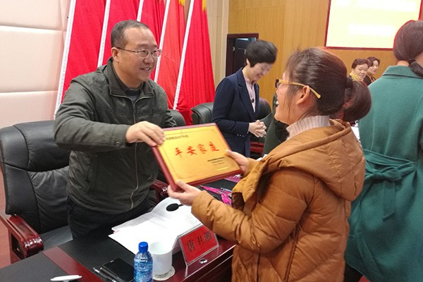 喜迎“三八”妇女节：汇聚妇女力量 谱写巾帼篇章