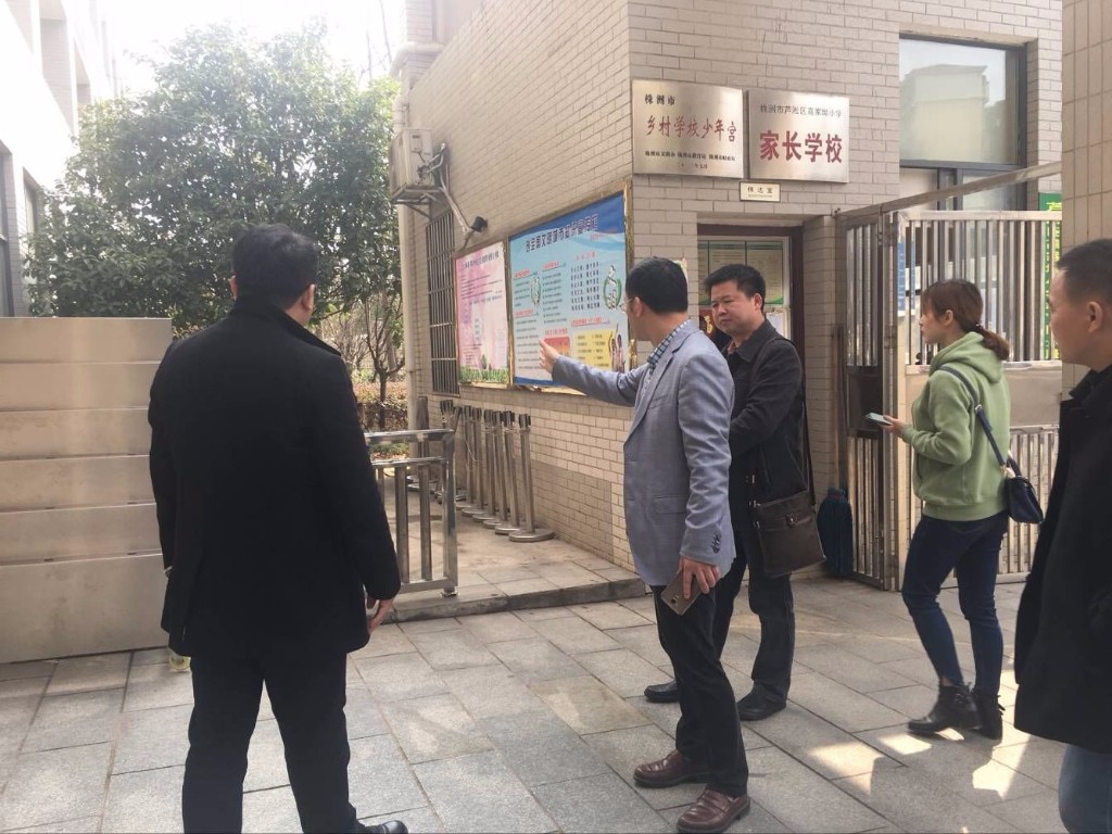 开学第一天,朱金辉到学校重点关注这几件事