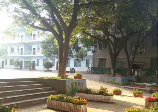 打造平安校园 长岭人在行动