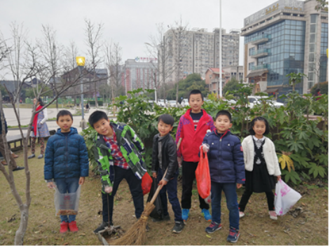 学雷锋精神 做五自好儿童