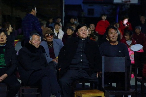 攸县：百场电影闹新春 文化扶贫惠民生