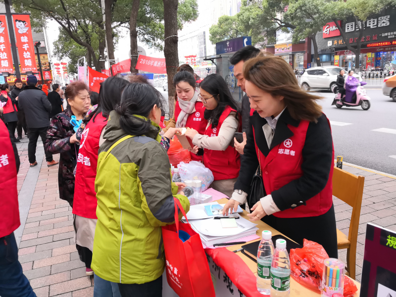 株洲市规划系统青年文明号集体开展学雷锋活动