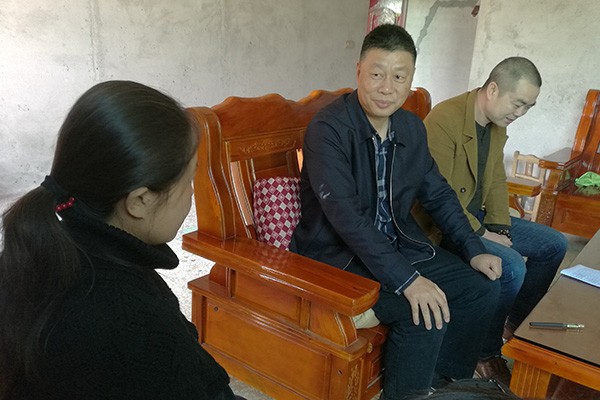 周恕、尹诺昂率帮扶队在万美村开展脱贫攻坚巩固提升工作