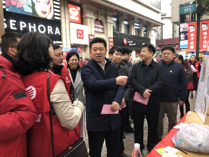 株洲市规划系统青年文明号集体开展学雷锋活动