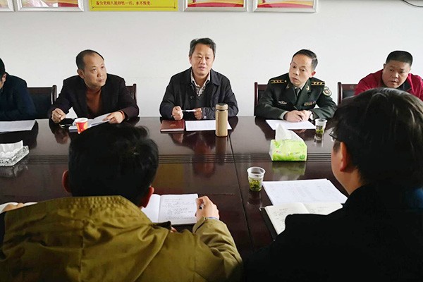 尹诺昂率队进点谭桥街道
