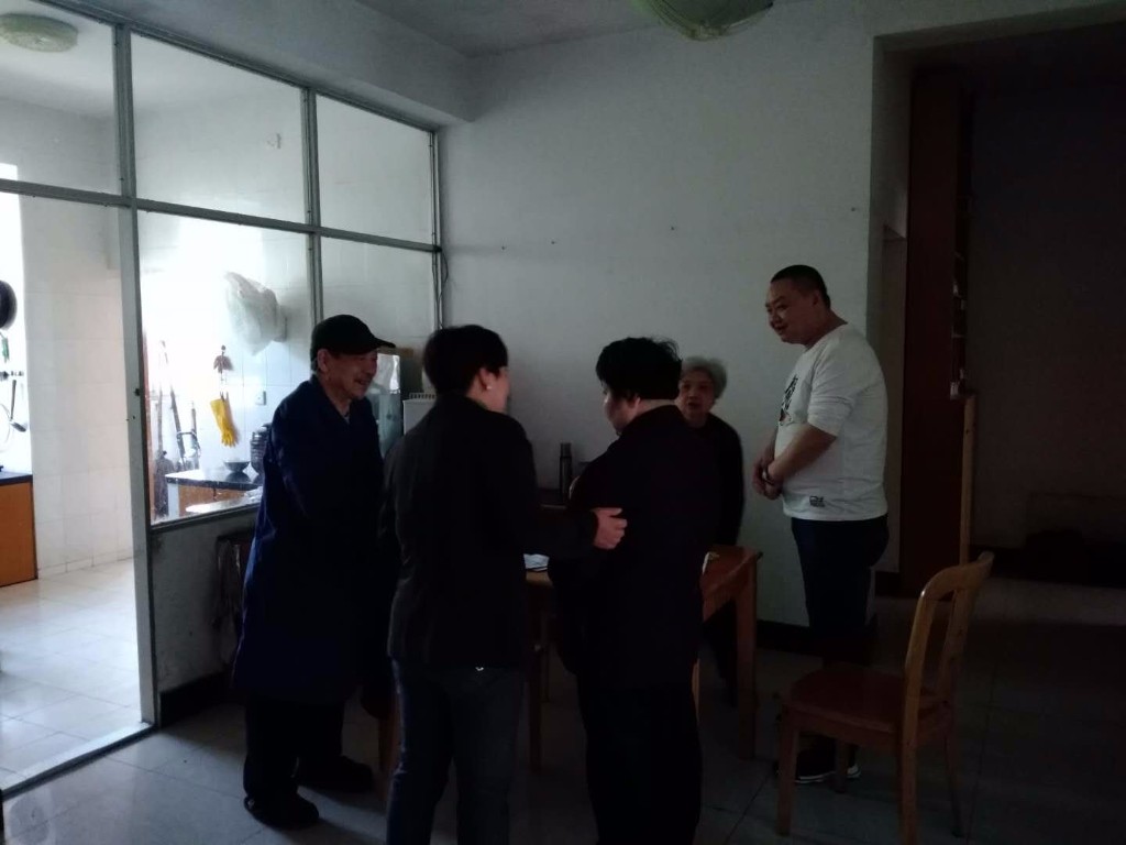 董家塅街道南沿社区联合蒲公英居家托养服务中心为辖区居民开展心理咨询活动