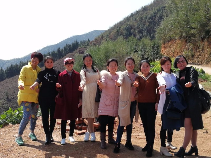 五区会战看巾帼 三八妇女半边天