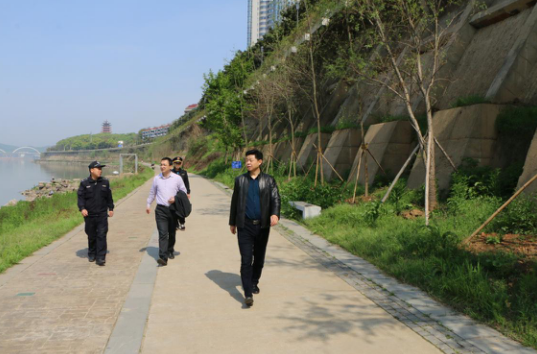建设街道：落实河长责任书制，河长在行动