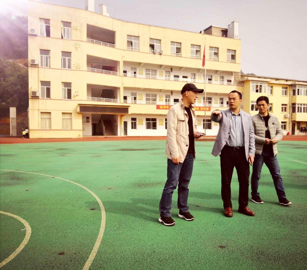 开学第一天,朱金辉到学校重点关注这几件事