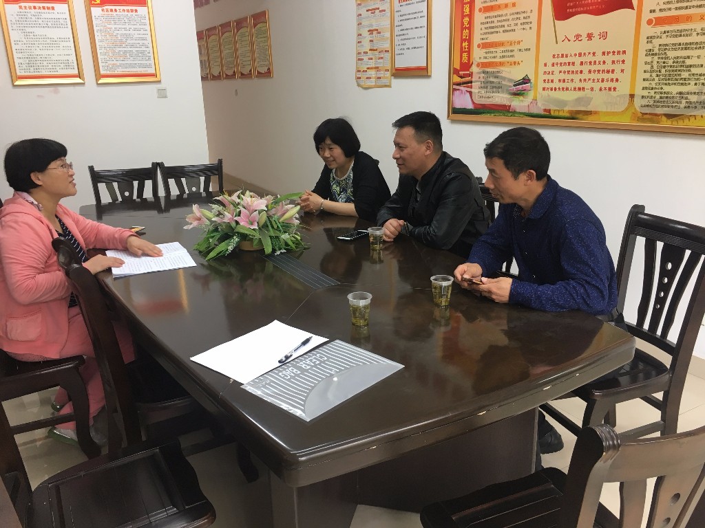 区司法局到新立社区开展在职党员进社区活动