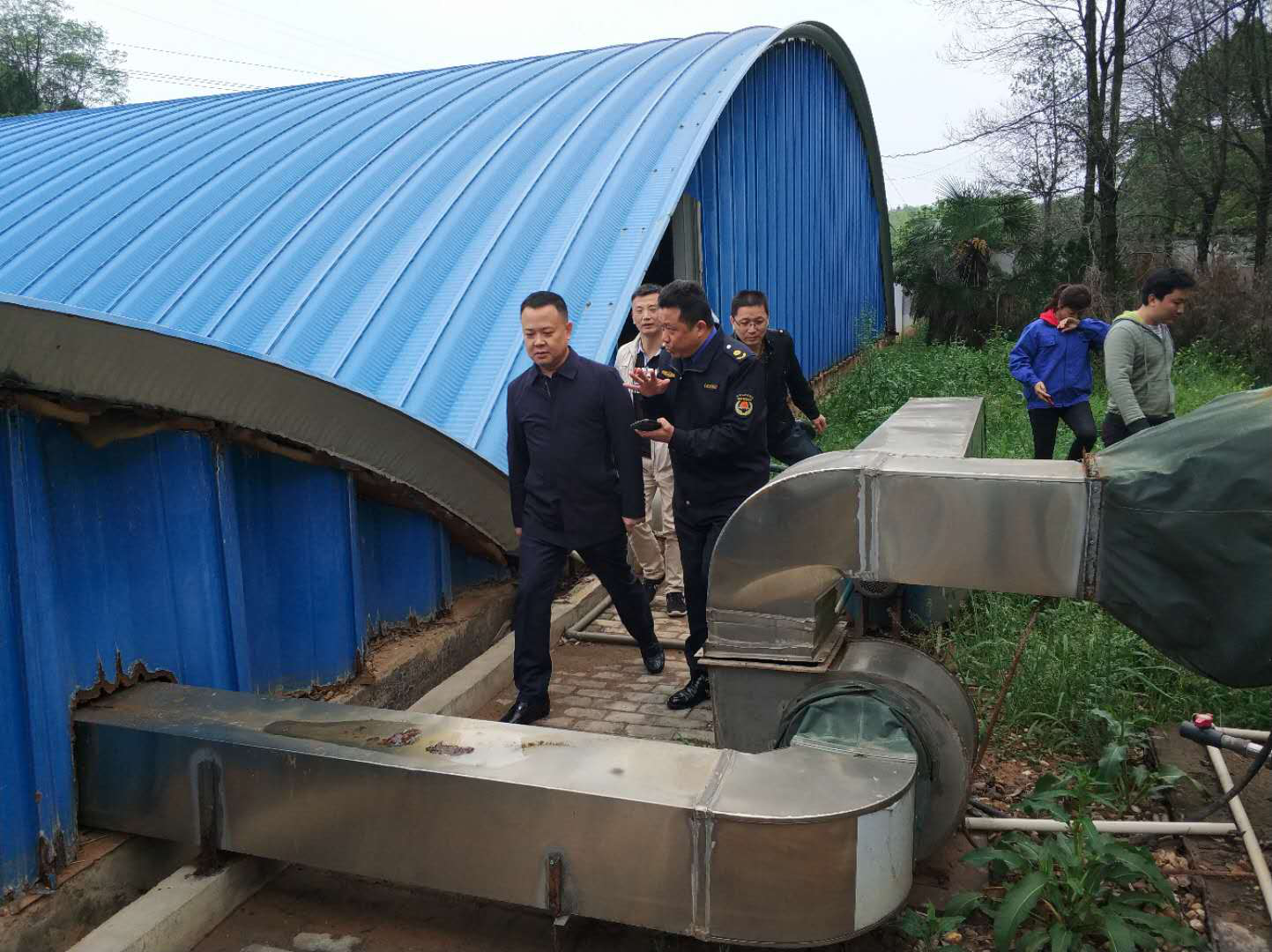 李晓彤局长一行督查垃圾场应急处置项目、餐厨项目