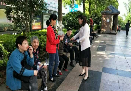 建设街道开展“互联网 监督”平台宣传活动