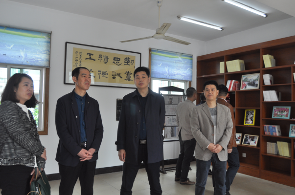 市老干局到建设街道沿河社区开展创市级离退休示范党支部验收工作