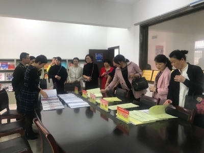 董家塅街道组织村(社区)书记学习交流基层各项工作
