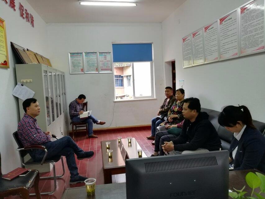 区委常委、区委办主任林坚到董家塅街道劳动社区开展党代表驻室接待