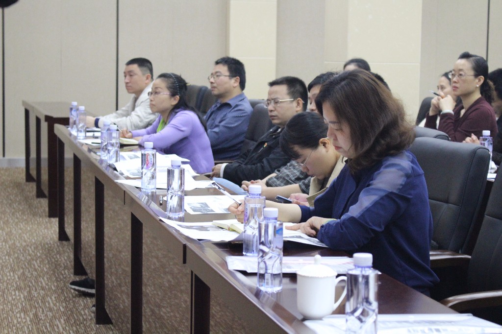 我区召开“三社联动”专题培训会议