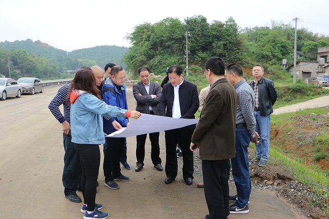 区委副书记蒋峰调度白关特色小镇建设