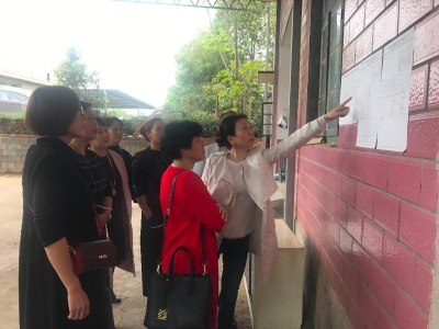 董家塅街道组织村(社区)书记学习交流基层各项工作