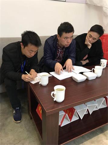 区农村工作局开展农产品质量安全巡查