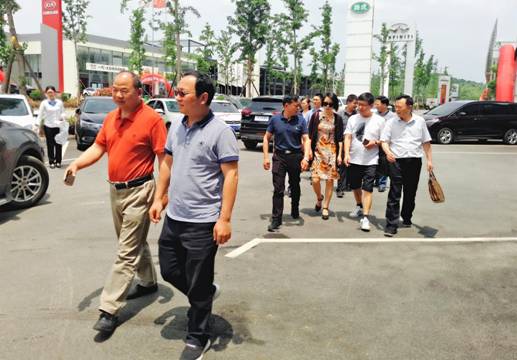 何恒仁带队调研企业转型升级工作