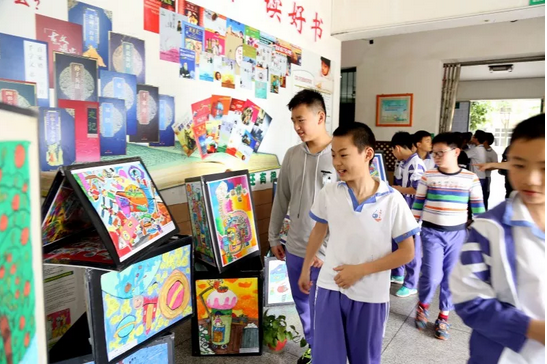 玩转科学，快乐成长 ——记株洲市科技周活动之白鹤小学科信节
