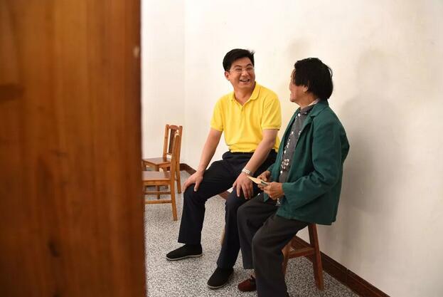 区领导到南坑村调研脱贫攻坚工作