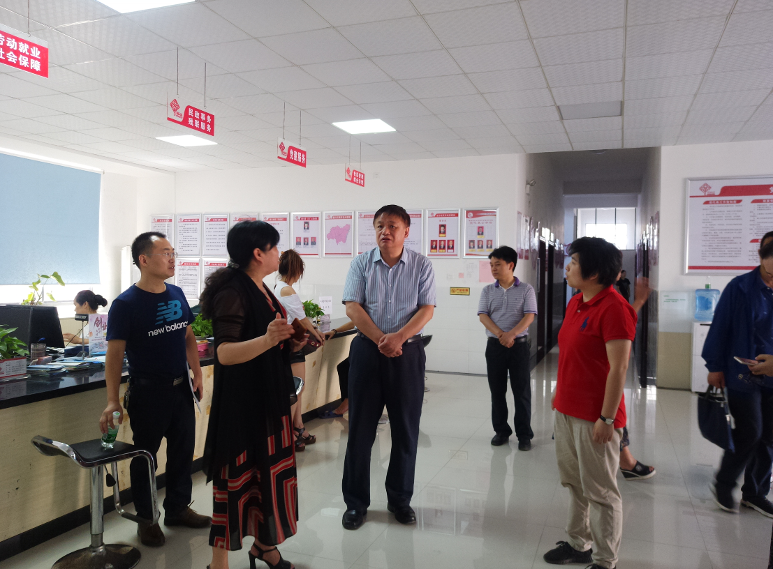 呼和浩特市政协考察我区公共文化建设