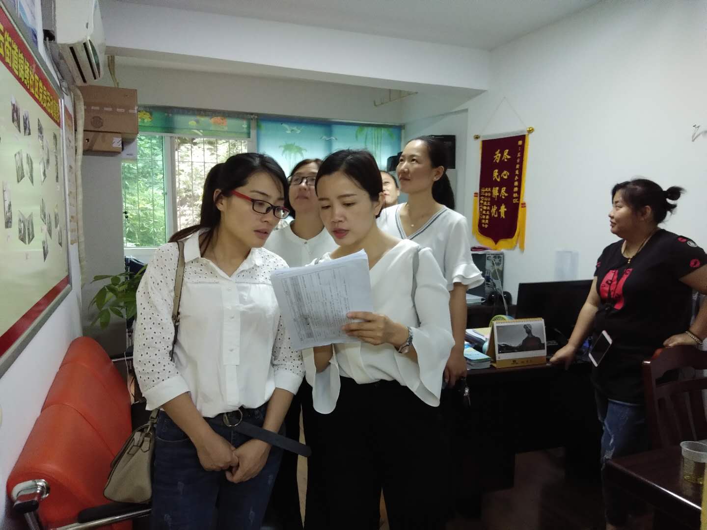 区卫计局到锦绣社区开展卫计工作督查