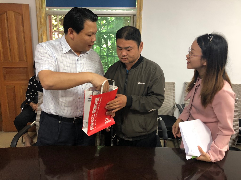 区财政局支部开展五月主题党日活动
