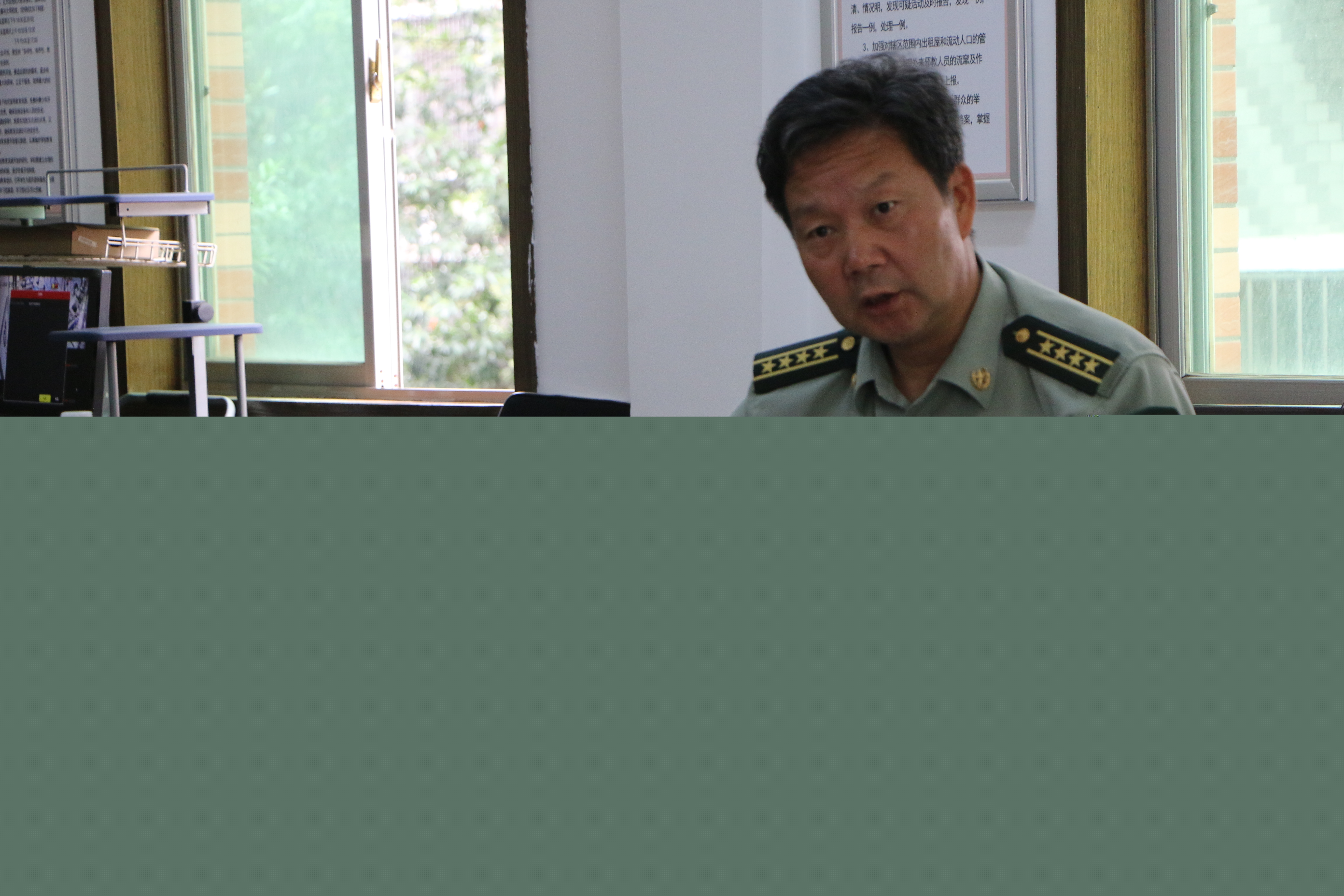 胡鹏飞来金山街道调研软弱涣散党组织整治工作