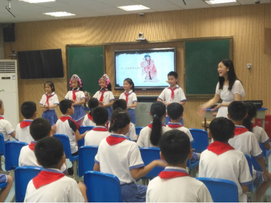 课堂上拍手称快 学生们大声叫好 ——天元区中小学音乐湘剧竞赛课