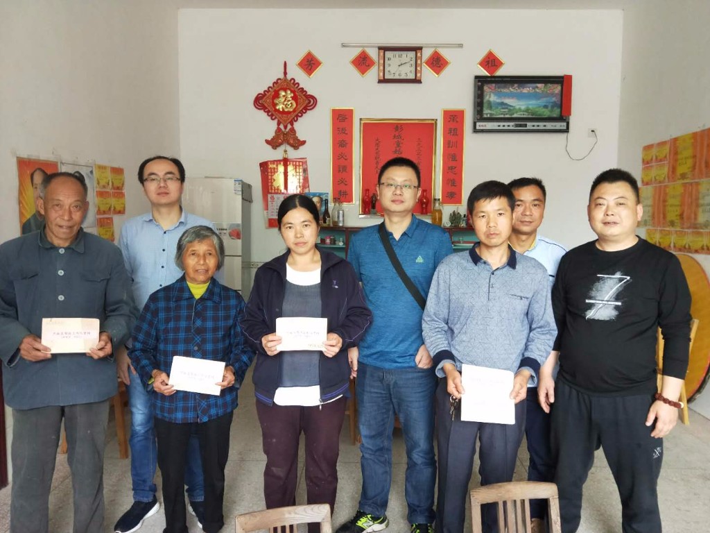 区发改局赴炎陵开展助学助残大走访活动